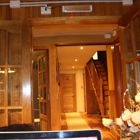 Hostal Fernando De Magalhaes بونتا أريناس المظهر الخارجي الصورة
