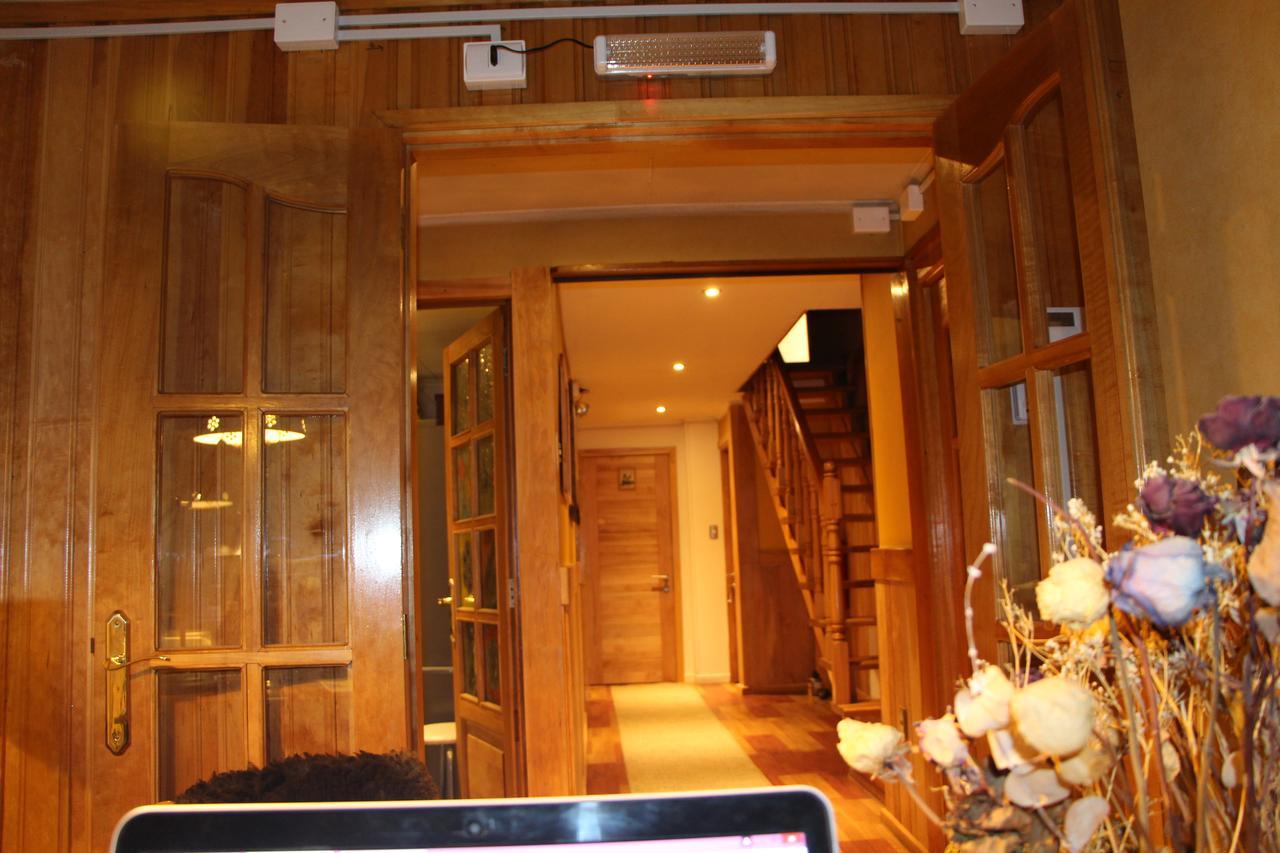 Hostal Fernando De Magalhaes بونتا أريناس المظهر الخارجي الصورة